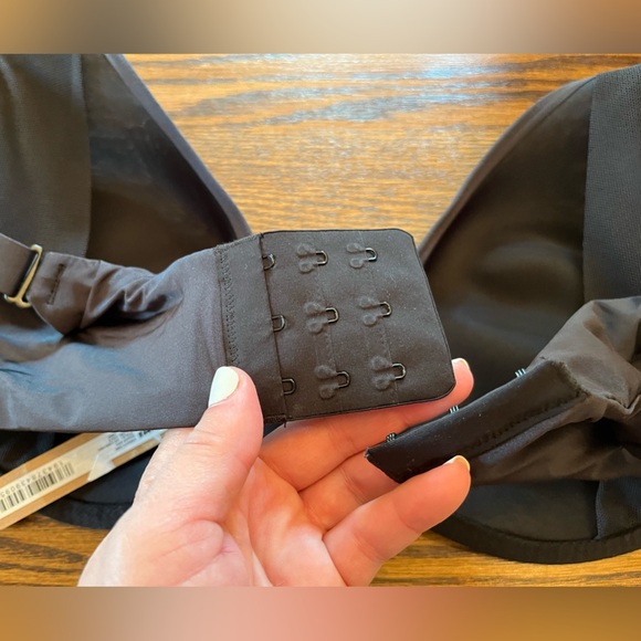 NWT SKIMS Weightless Scoop Bra in Onyx 42DD - Picture 5 of 5